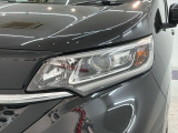 LEDヘッドライトは、点灯の瞬間から最大光量を発揮し、突然暗くなるトンネルなどでの安定感を高めます。