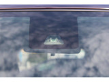 「スマートアシストII」搭載、レーダーと単眼カメラで前方の安全を確認、車速50km以下でプリクラッシュブレーキ(対車&歩行者)や衝突警報・前&後方誤発信抑制・車線逸脱警報・先行者発進お知らせ機能付き!