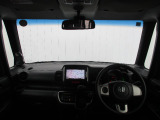 インパネ周りのお写真です。 視界が広く運転がしやすくなっております。