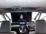フリップダウン後席モニターはお子様に大人気です♪長距離ドライブや渋滞でも退屈しませんね!