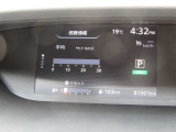 液晶部には燃費計の表示も可能です♪