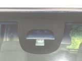 【シティブレーキアクティブシステム】低速走行中に前方の車両等を認識し、衝突しそうな時は警報とブレーキで衝突回避と被害軽減をアシスト。より安全にドライブをお楽しみいただけます。