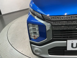 LEDヘッドライトは、点灯の瞬間から最大光量を発揮し、突然暗くなるトンネルなどでの安定感を高めます。