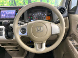インテリアに合わせたデザインのステアリングは、運転される方のことも考え、運転しやすい形状、大きさです。是非一度、実際に触ってお確かめください。