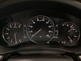 視界の整理やメーター周りの情報配置もシンプルで、運転中に余計なストレスを感じにくい点は大人向けの装飾と言えます♪
