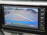 バックモニター付きでガイドラインがモニターに表示され、車庫入れや縦列駐車などの際に役立ちます!