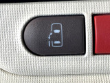【パワースライドドア】スマートキーや運転席のスイッチでスライドドアの開閉が可能♪電動だから力を入れてドアを開ける必要が無く、小さいお子様でも、重い荷物を持っている時もラクに開け閉めできます♪