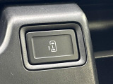 【パワースライドドア】スマートキーや運転席のスイッチでスライドドアの開閉が可能♪電動だから力を入れてドアを開ける必要が無く、小さいお子様でも、重い荷物を持っている時もラクに開け閉めできます♪