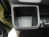 当社では全車、納車前にサービス工場で12ヶ月点検相当の整備を実施しております。そこで確認された不具合箇所は修理しておりますのでご安心下さい。