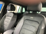 無段階調整式パワーシート 正しい乗車姿勢によって運転のしやすさと、万が一の際に乗員保護能力を最大限に高めます。