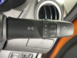【オートライト(AUTO)】外の明るさをシステムが感知して、自動でヘッドライトが点灯します!ヘッドライトをつけ忘れを防ぐ便利機能です。