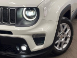 ●LEDヘッドライト:夜間走行時も良好な視界を確保し安心して運転できる高輝度LEDヘッドライトを装備!点灯速度が早く、消費電力も抑えられています。