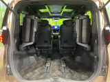 【パワーバックドア】スマートキーや運転席のボタンを押すだけでリアゲートが自動で開閉します!荷物を持っている時や、高い位置にあるバックドアを閉める際に便利な機能です♪