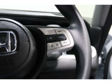 Hondaセンシングの機能のひとつ、アダプティブクルーズコントロール付!アクセルから足を離しても設定したスピードと前車との車間を保ち走行してくれます!車線維持もアシスト☆高速道路で疲労軽減ですね☆