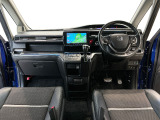 【前方視界】開放的な前方視界!運転がしやすく疲れにくいです♪窓が大きく、見通しがとっても良いおクルマですよ♪