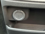12V電源ソケットです。