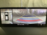 360度モニターは、4つのカメラによる前後左右・俯瞰映像でドライバーからは見えない領域の危険認知をサポート!全周囲の死角を減らし、狭い駐車場や幅寄せ、T字路の進入などの運転の安心感を高めますッ!