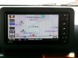 純正品の地デジTV対応のSDナビです。遠出や初めての場所でも安心ですね。