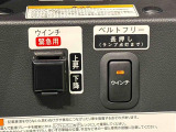 車いす固定ベルトは電動ウインチで操作