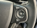 アクセルから足を離しても設定したスピードを保ち走行し、高速道路での疲労軽減に役立つクルーズコントロール付きです!