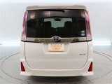 バックガイドモニターで、後方を確認しながら安心して駐車することができます。運転初心者も熟練者も必須の機能ですよ!