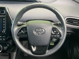 【純正革巻きステアリング】上質な革を使用することで、手にしっかり馴染みとても運転しやすいハンドルです♪