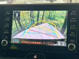 【バックカメラ】駐車時に後方がリアルタイム映像で確認できます。大型商業施設や立体駐車場での駐車時や、夜間のバック時に大活躍!運転スキルに関わらず、今や必須となった装備のひとつです!