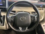 【純正革巻きステアリング】上質な革を使用することで、手にしっかり馴染みとても運転しやすいハンドルです♪