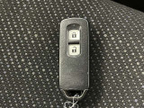 キーを取り出さずにドアを施錠&解錠。クルマの始動も可能です。