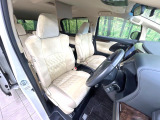 運転席シート廻りは使用感も少なく、良好な状態となっています。丁寧に使われていたことがよくわかりますね。