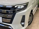 【LEDヘッドライト】悪天候や夜間走行時も良好な視界を確保し安心して運転できる高輝度LEDヘッドライトを装備!点灯速度が早く、消費電力も抑えられています。