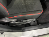 痛みの出やすい運転席シートの角、フロアマット、座面、ともに良好です