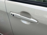 スマートキーでらくらくドアロック解除ができます♪
