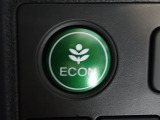 エンジン、エアコンなどを制御し低燃費な『ECONモード』に、また走りを楽しみたいとき、空調など快適性を重視したいときにはスイッチOFFで通常モードに切り替えができます!