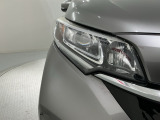 LEDヘッドライトは、点灯の瞬間から最大光量を発揮し、突然暗くなるトンネルなどでの安定感を高めます。