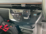 駐車ブレーキは電動式です。オートホールド機能付きで便利ですね