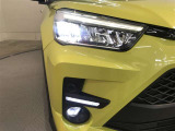 LEDヘッドライトです。デザイン性がよくとても明るいので、夜間の走行や悪天候でも安心です。しかも長寿命!