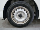 タイヤサイズは155/70R13になります。