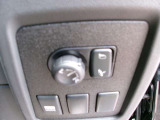 ドアミラーの鏡面の調節、格納は運転席からすべて操作できます!