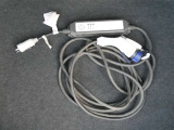 充電に欠かせない充電ケーブルがラゲッジに収納されております。