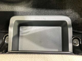 助手席アンダーボックスは運転用の替え靴や、車内に常備しておきたい子供用品、着替えた服などが収納できて便利です。女性に嬉しい収納スペースです★