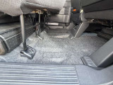 【後部座席】後席のフロアマットはございません。必要な場合はご納車までにお取り付けいたします!(別途部品代が発生いたします。)