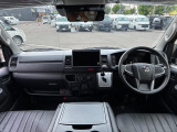 運転席も高級感アップ!