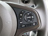 レーダークルーズコントロール。前を走る車に追従して速度を調整しながら運転が出来ます。