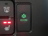 エンジン、エアコンなどを制御し低燃費な『ECONモード』に、また走りを楽しみたいとき、空調など快適性を重視したいときにはスイッチOFFで通常モードに切り替えができます!