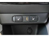 運転席、助手席シートヒーター付きです。