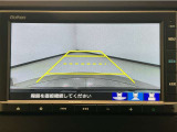 【バックカメラ】運転が苦手な方も車庫入れラクラクです!ギアをリバースに入れれば自動的に切り換わりますので、面倒な操作は不要です♪狭い駐車場もお車を傷つけず安心ですね!