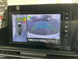 クルマを真上から見下ろしているかのように周囲の状況を直感的に把握し、安心して駐車が行えるアラウンドビューモニターです。