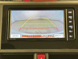 バックモニター付なので後退時に後方が見えるので安心。 車は構造上、死角がたくさんなので万が一を考えると必須ですね。 あくまで補助の為の装備、バックは目視で確認する事が重要ですよ。