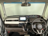 【前方視界】開放的な前方視界!運転がしやすく疲れにくいです♪窓が大きく、見通しがとっても良いおクルマですよ♪